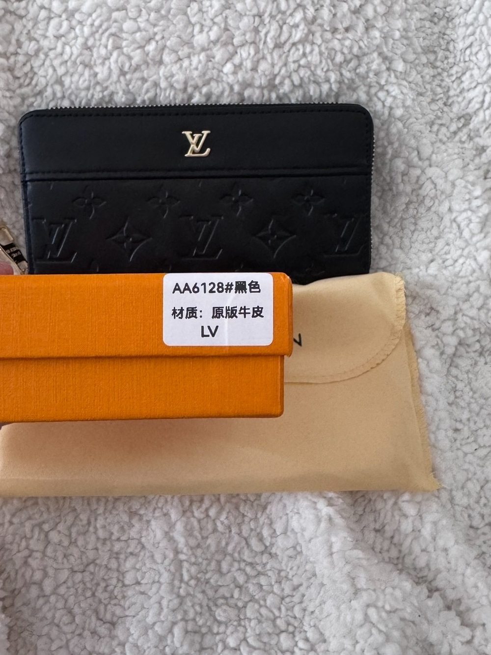 New Designer Wallet - Picture 5 of 7